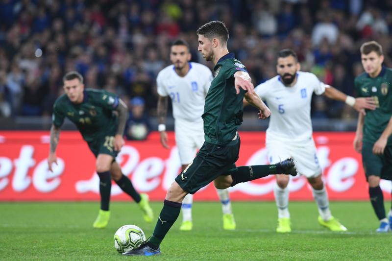 CENTROCAMPISTA: JORGINHO - Campione d'Europa sia col Chelsea che con la nazionale italiana, è uno dei più autorevoli candidati al Pallone d'Oro. Poco conta quel rigore sbagliato in finale, da parte del vero metronomo del gioco azzurro CENTROCAMPISTA: JORGINHO - Campione d'Europa sia col Chelsea che con la nazionale italiana, è uno dei più autorevoli candidati al Pallone d'Oro. Poco conta quel rigore sbagliato in finale, da parte del vero metronomo del gioco azzurro