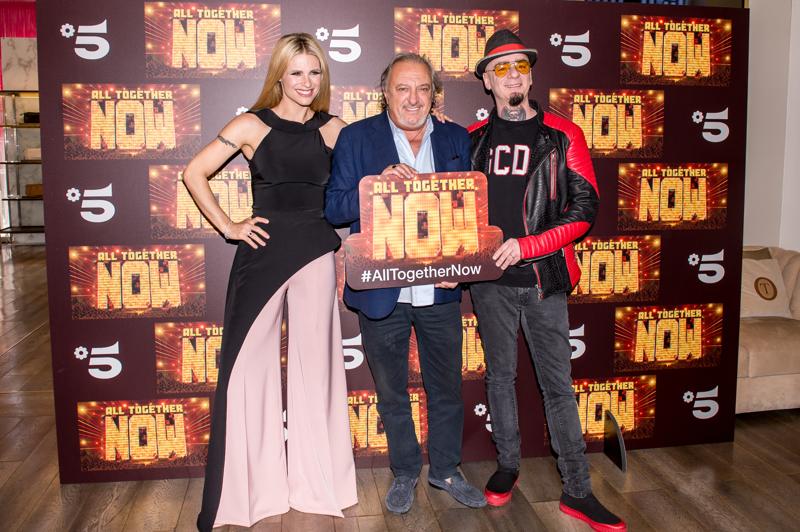 J-AX, MICHELLE HUNZIKER E ROBERTO CENCI (foto Lapresse) J-AX, MICHELLE HUNZIKER E ROBERTO CENCI (foto Lapresse)