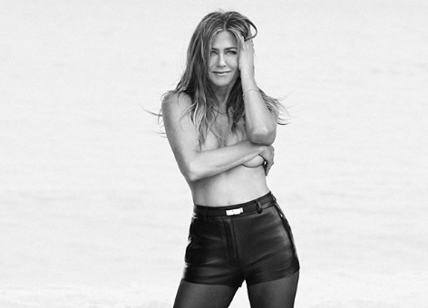 Jennifer Aniston, topless a 50 anni: ‘Sono aperta all’amore’