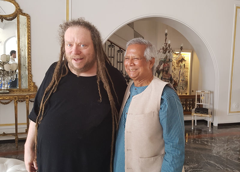 Jaron Lernier (informatico, compositore e saggista) e Muhammed Yunus (fondatore Graamen Bank e Premio Nobel) al EY Capri Digital Summit 2019 Jaron Lernier (informatico, compositore e saggista) e Muhammed Yunus (fondatore Graamen Bank e Premio Nobel) al EY Capri Digital Summit 2019