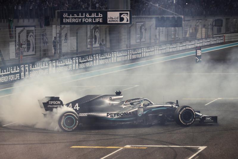 LEWIS HAMILTON MERCEDES