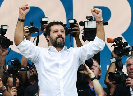 Salvini-Raggi, scontro totale. Guerra anche sul verde: "Dove sono i 4,5 mln?"