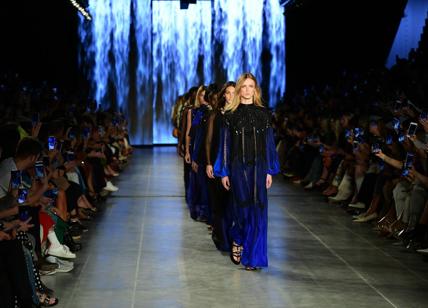 Coronavirus, Milano chiude, Parigi continua con le sfilate della fashion week