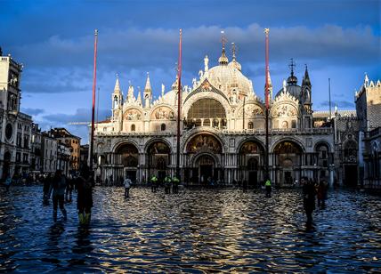 Venezia, l’interno della Basilica di San Marco dopo le inondazioni. FOTO