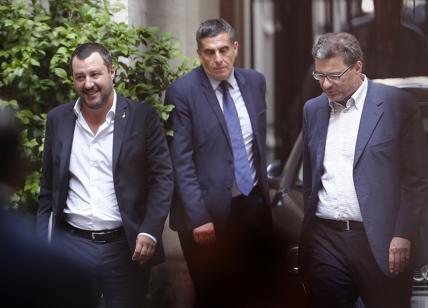 Mps, Giorgetti: "Da governo soluzione rapida". Nuovo golpe nella Lega