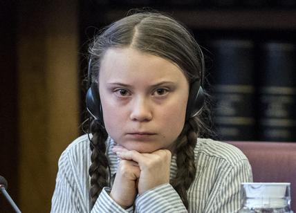 La sorella di Greta Thunberg bullizzata: "Beata è vittima degli haters"