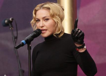StubHub marcia con l’Onda Arcobaleno: Village People spodestano Madonna