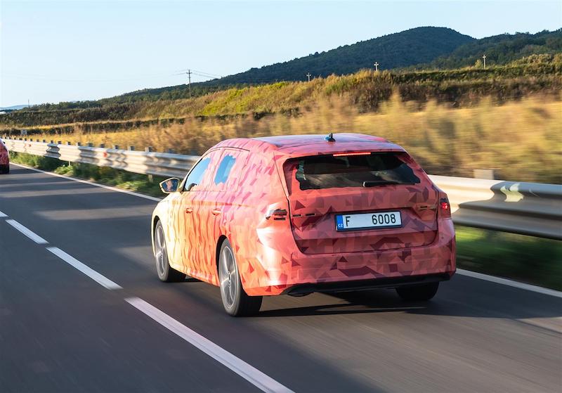 media 191029 SKODA OCTAVIA Covered Drive 2