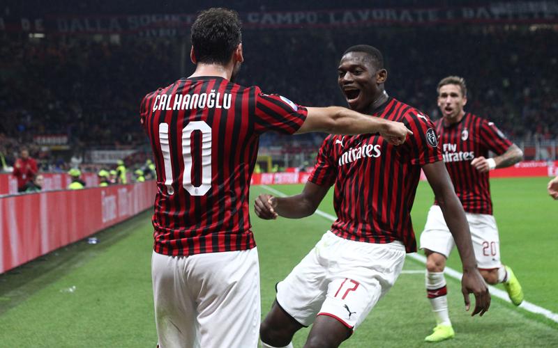 Calhanoglu, Leao e Biglia (Lapresse) Calhanoglu, Leao e Biglia (Lapresse)