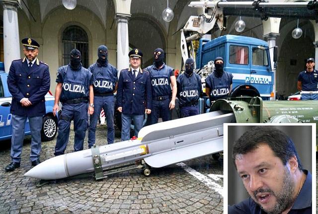 Missile neonazista e Matteo Salvini Missile neonazista e Matteo Salvini