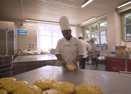 Ai passeggeri di Neos (Alpitour) una sorpresa di Natale: un panettone stellato