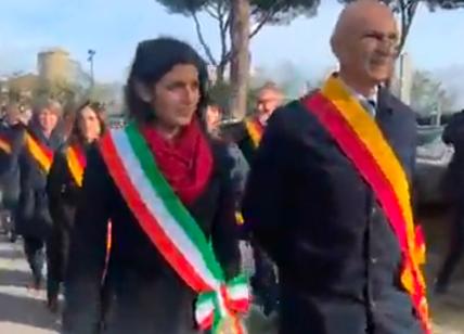 Rifiuti Roma, rivolta fucsia M5S di Raggi e Municipi: marcia contro Zingaretti