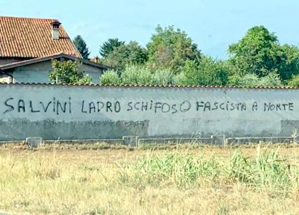 Scritta contro Salvini nel Bresciano: a morte. Lui: 'Democratici'
