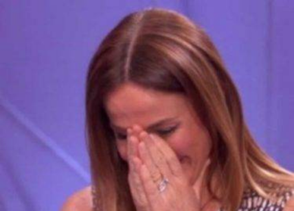 La TV è un pianto: nei talk show è gara a chi lacrima di più