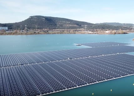 Francia, ecco la centrale solare galleggiante più grande d’Europa