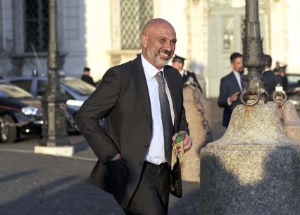 Conte e il post terremoto: Pirozzi fa il marchese del Grillo: “S'è svegliato”