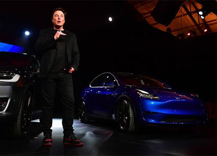 Tesla,nuovo leader mondiale 4 ruote. Sorpassata Toyota, per 'merito' del Covid