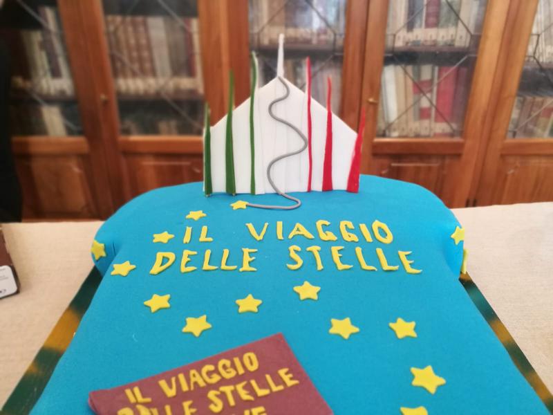 Una torta per presentare Il Viaggio delle Stelle Una torta per presentare Il Viaggio delle Stelle