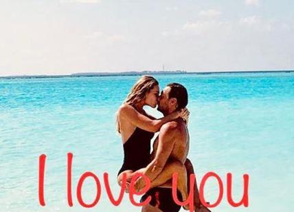 Totti e Ilary Blasi festeggiano 14 anni d'amore a Ibiza. "Per sempre"