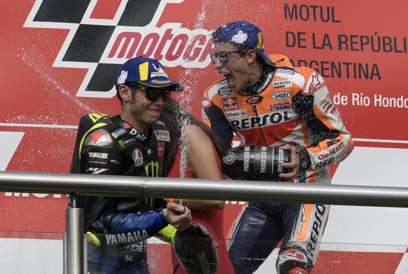 VALENTINO ROSSI E MARC MARQUEZ (FOTO LAPRESSE) VALENTINO ROSSI E MARC MARQUEZ (FOTO LAPRESSE)