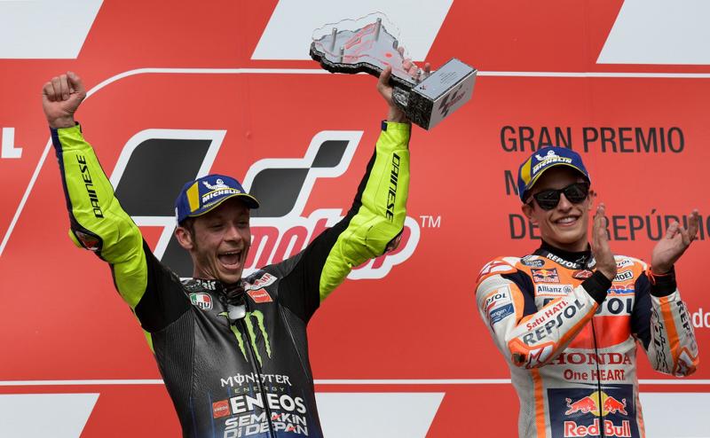 VALENTINO ROSSI E MARC MARQUEZ (FOTO LAPRESSE) VALENTINO ROSSI E MARC MARQUEZ (FOTO LAPRESSE)