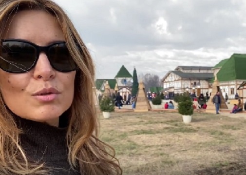 Selvaggia Lucarelli al Villaggio di Natale di Milano Selvaggia Lucarelli al Villaggio di Natale di Milano