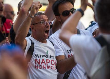Whirlpool, esplode la protesta. Operai bloccano l'A3 Napoli-Salerno