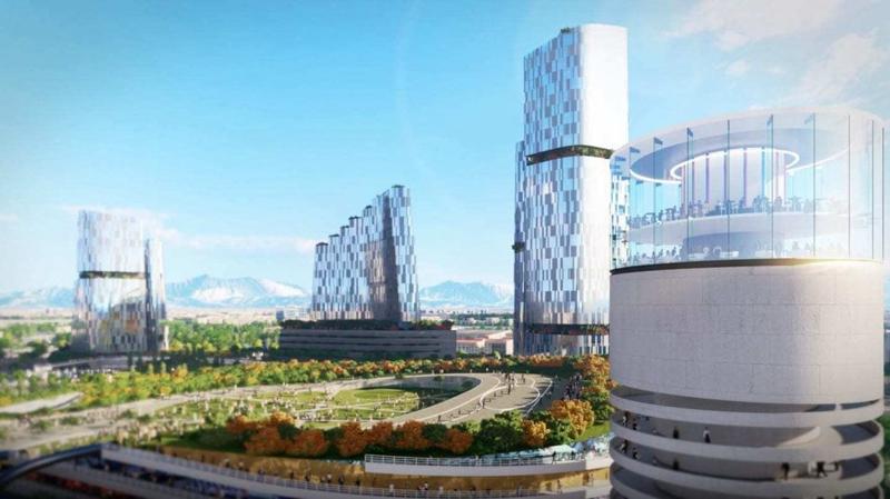 Nuovi rendering diffusi da Populous e da Manica-Sportium sono stati pubblicati sul sito dedicato al nuovo stadio di Milano. In attesa che sia stabilito quale dei due studi si aggiudicherà i lavori (previsto un nuovo incontro in settimana tra i vertici del Comune di Milano e rappresentanti di Inter e Milan), ecco alcune immagini che interessano in particolare quello che resterà del vecchio impianto. Che potrebbe essere interessato da una zip line che parte dall'alto del terzo anello e arriva sul prato, pareti da arrampicata, pista da jogging e skate park, campo da basket e palestra all'aperto, un parco giochi per i bambini e un'arena per performance artistiche, un nuovo museo.