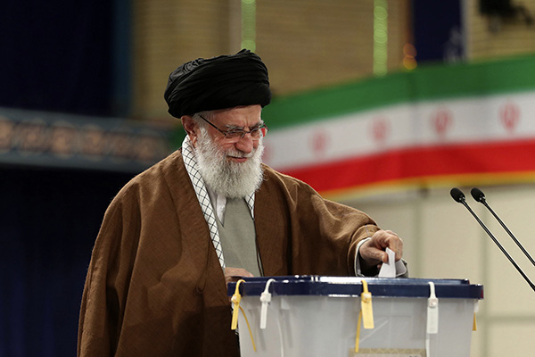 Iran, Trump annuncia nuove sanzioni contro Khamenei