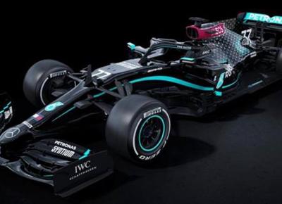 Mercedes nuova livrea nera