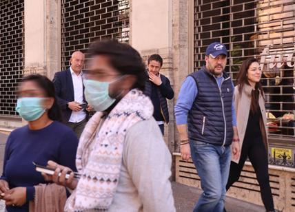 Coronavirus, Salvini a spasso per Roma. La replica: “Posso fare la spesa?"