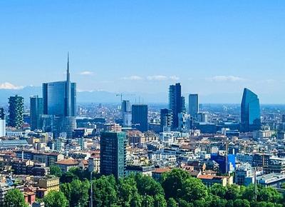 800px Milan skyline skyscrapers of Porta Nuova business district