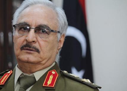 Khalifa Haftar in Cirenaica si autoproclama ‘capo unico di tutta la Libia’