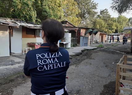 Via i rom dal Foro Italico: partito lo sgombero del campo della vergogna