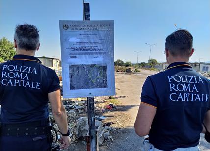 "Bomba" contro i rom, sequestrato campo di Castel Romano: illeciti ambientali