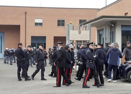 Coronavirus, rivolta nel carcere di Rieti: tre detenuti morti per overdose Coronavirus, rivolta nel carcere di Rieti: tre detenuti morti per overdose