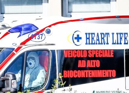 Coronavirus, anziana abbandonata 10 ore in ambulanza: l'Asl apre un'indagine