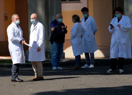 Coronavirus: nel Lazio il 50% dei contagiati è in ospedale: 6 su 10 uomini