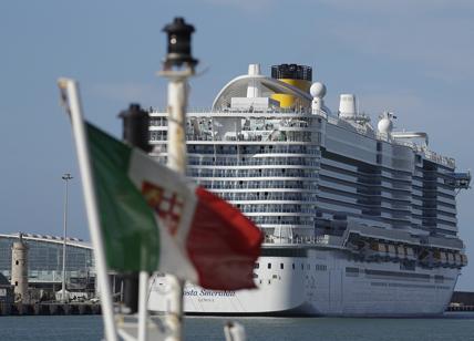Sardegna, navi e aerei per il rientro. Piano per i turisti risultati positivi