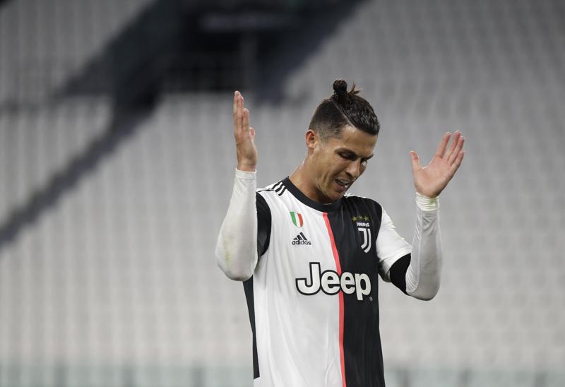Cristiano Ronaldo (foto Lapresse) Cristiano Ronaldo (foto Lapresse)