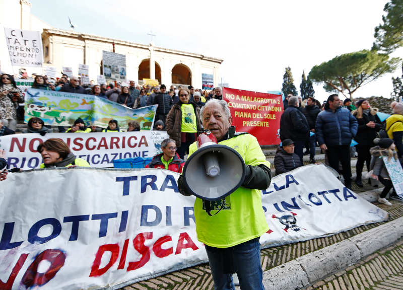 discarica valle galeria manigfestazione campidoglio 3