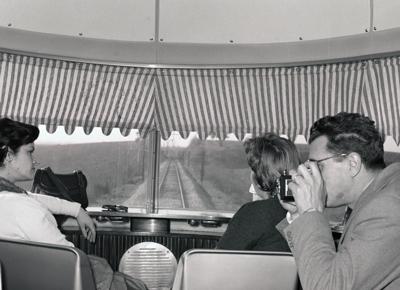 Elettrotreno ETR 300 Settebello, viaggiatori nel belvedere (1959) Foto Archivio Fondazione FS Italiane