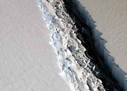 Il più grande iceberg del mondo sta per raggiungere l'oceano aperto
