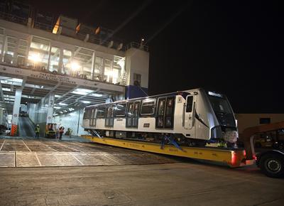 Eurocargo Roma sbarco vagoni a Napoli