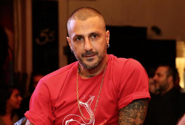 Fabrizio Corona si scontra a calcio con il figlio Carlos