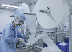 FCA produrrà 3 milioni di mascherine al mese nel suo stabilimento in Cina