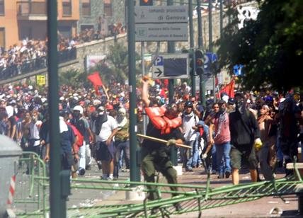 G8 Genova 2001, 20 anni dopo: "Condanne solo per chi ha spaccato vetrine" FOTO