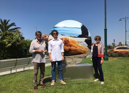 L’artista Giacomo “Jack” Braglia espone sul lungomare di Forte dei Marmi