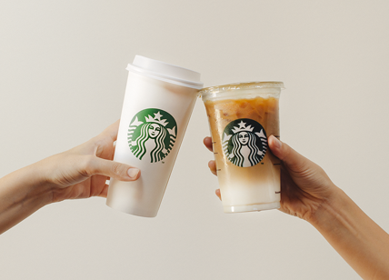 L'americana Starbucks sbarca sulla piattaforma di Deliveroo Milano e Torino