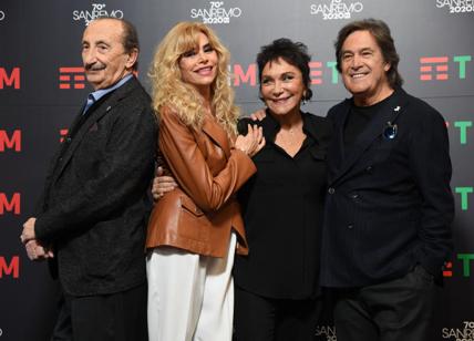 Sanremo 2020, I Ricchi e Poveri riuniti cantano 'Se mi innamoro' in conferenza